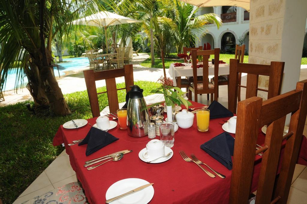 Lotfa Resort Diani Diani Beach Eksteriør billede