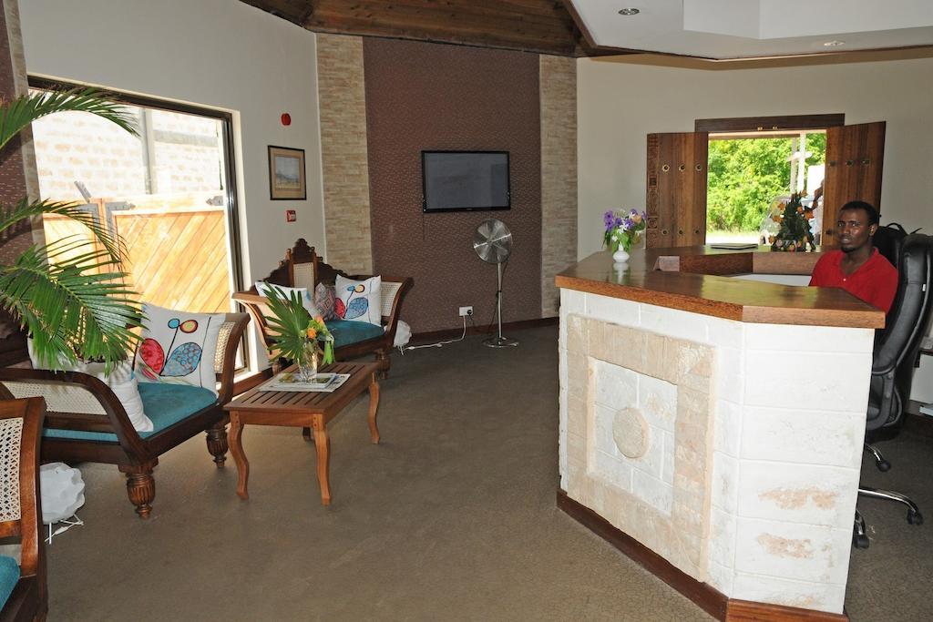 Lotfa Resort Diani Diani Beach Eksteriør billede