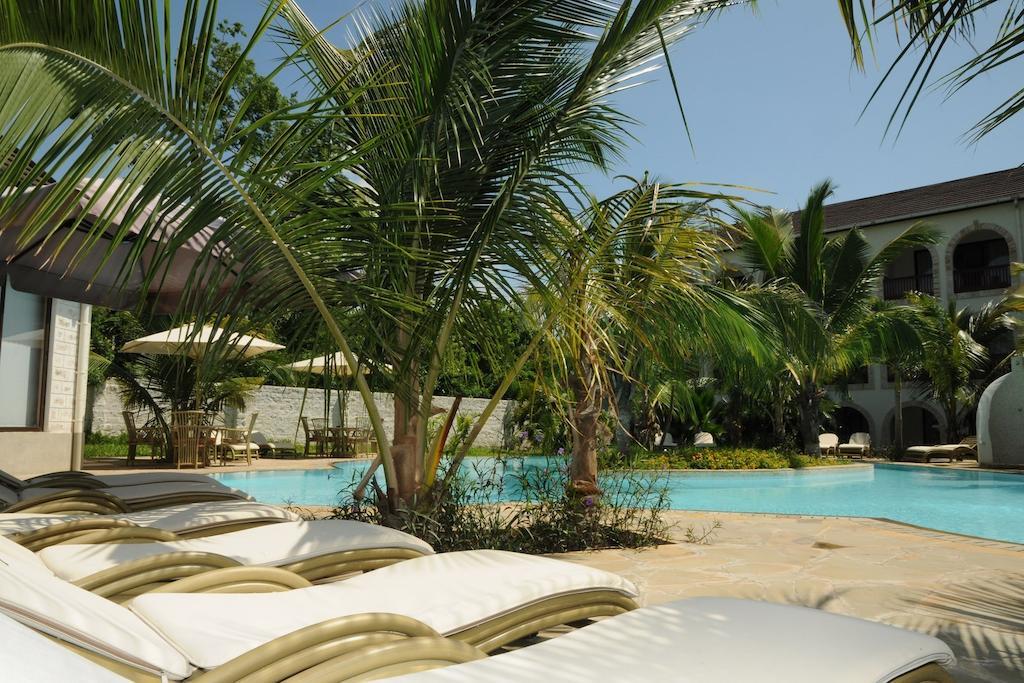 Lotfa Resort Diani Diani Beach Eksteriør billede