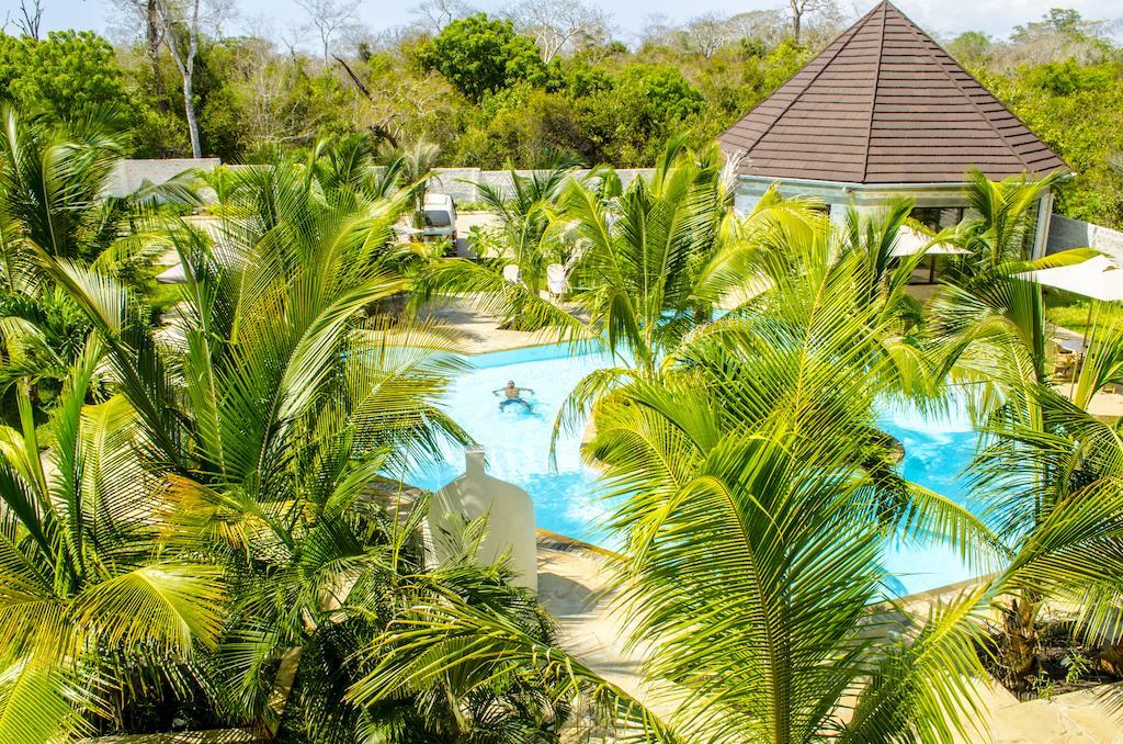 Lotfa Resort Diani Diani Beach Eksteriør billede