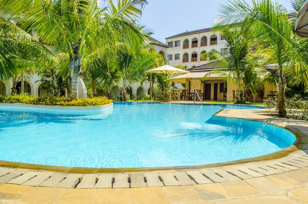 Lotfa Resort Diani Diani Beach Eksteriør billede