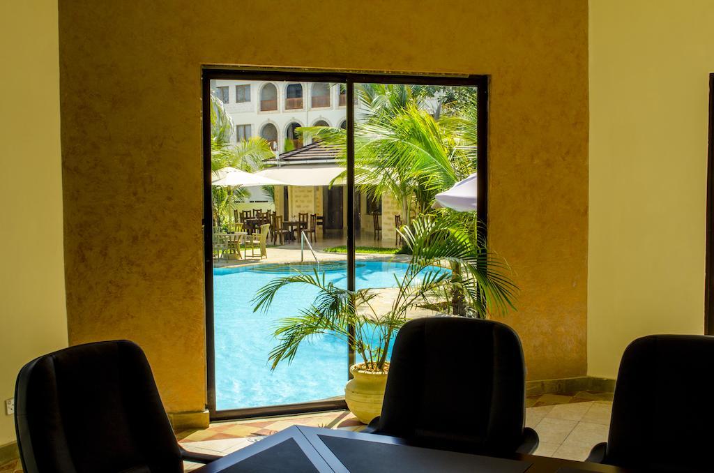 Lotfa Resort Diani Diani Beach Eksteriør billede