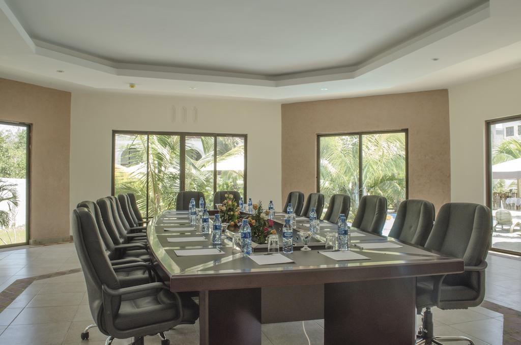 Lotfa Resort Diani Diani Beach Eksteriør billede