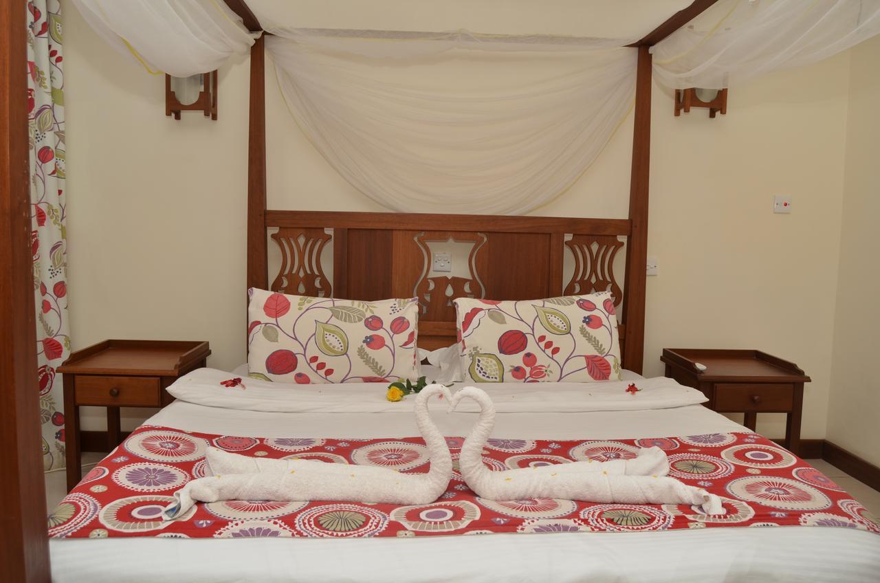 Lotfa Resort Diani Diani Beach Eksteriør billede